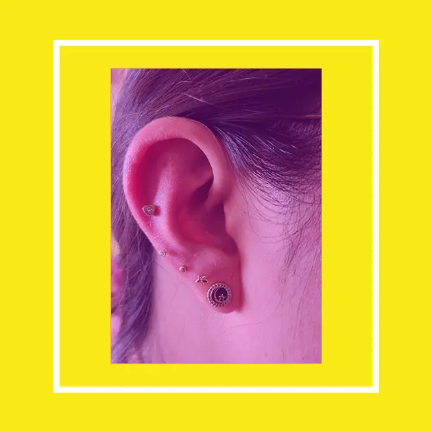 perforaciones seguras en amarillo piercings, servicio seguro y responsable, capacitación profesional